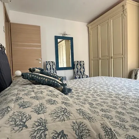Casa Vicoli E Mare Apartment *